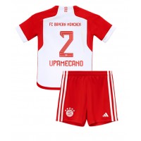 Camisa de time de futebol Bayern Munich Dayot Upamecano #2 Replicas 1º Equipamento Infantil 2023-24 Manga Curta (+ Calças curtas)